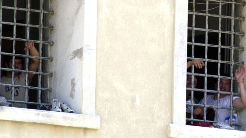 La Caporetto totale dei manettari. Quasi 500 galeotti vogliono uscire
