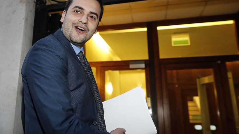 La faccia feroce grillina sulla maxi sanatoria