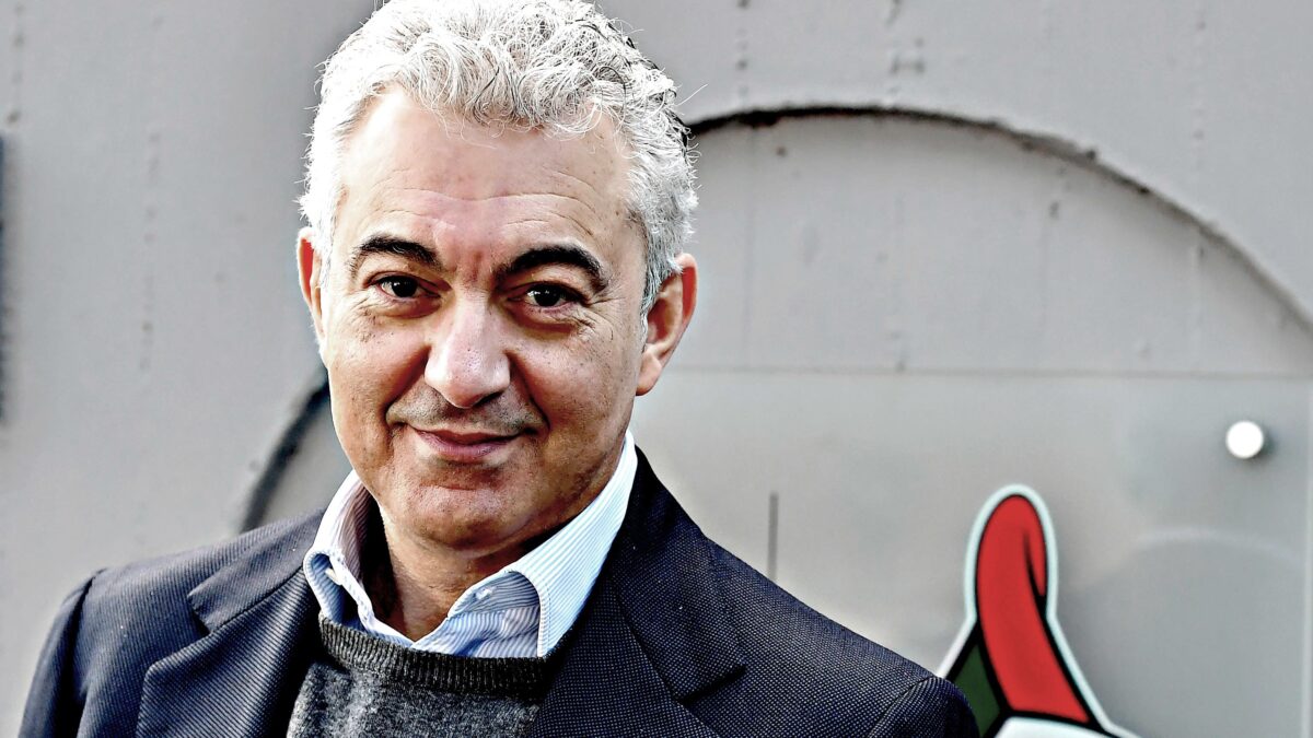 Arcuri straordinario nello scaricabarile. Lui ha colpa di tutto ma non c’entra mai