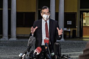 Milano sott’acqua, Sala sogna il bar al mare