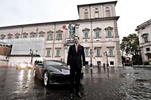 Per tenere su la filiera di Fca Elkann chiede 6,3 miliardi garantiti dal decreto imprese