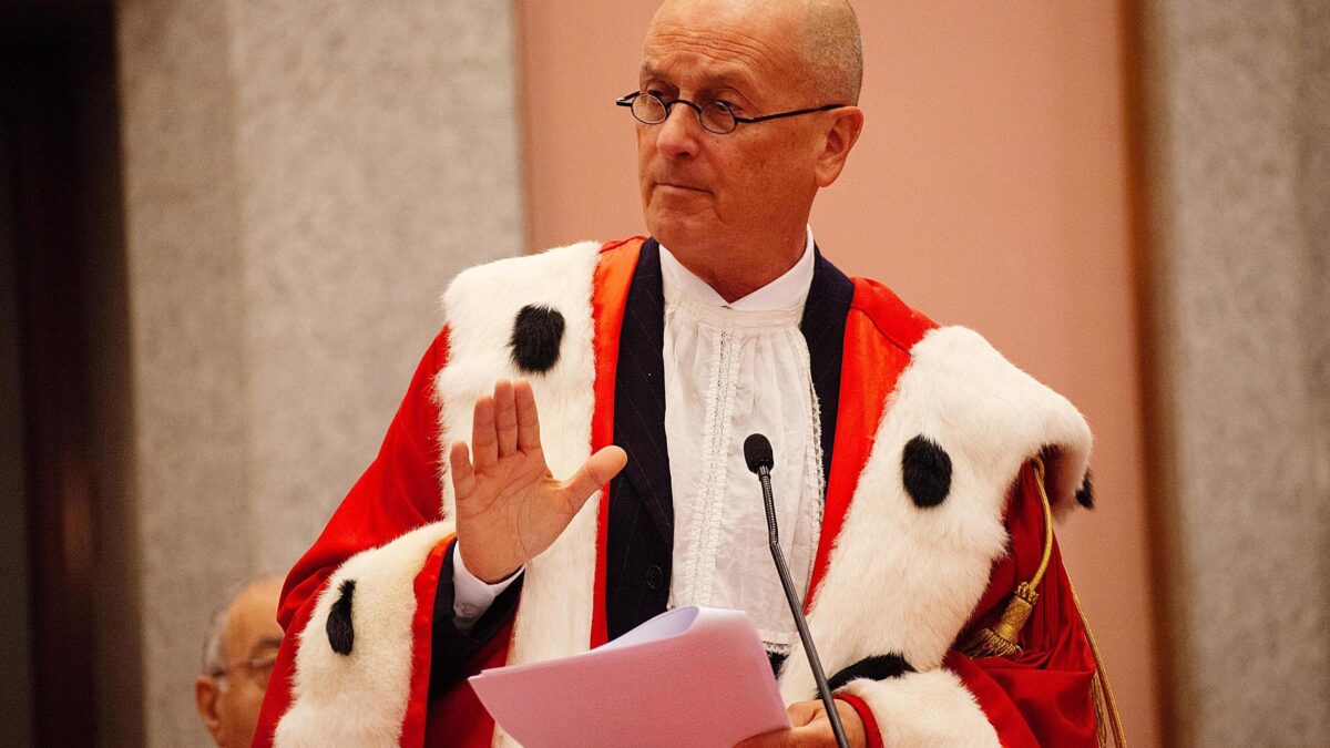 Infamie e delazioni per fare carriera. «È pieno di magistrati affini ai boss»