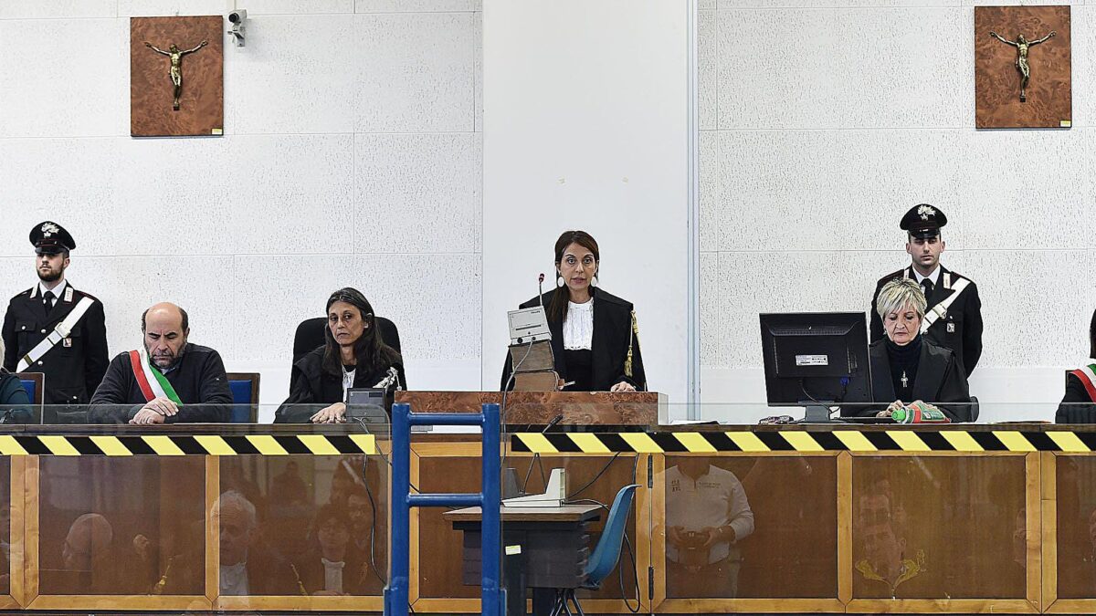 Così la vicepresidente dell’Anm si dava da fare per suo marito pm