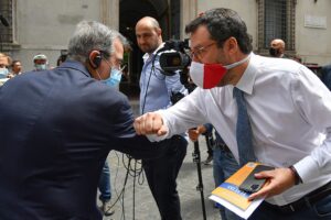 Lo scoop della «Verità» stoppa il processo burletta a Salvini