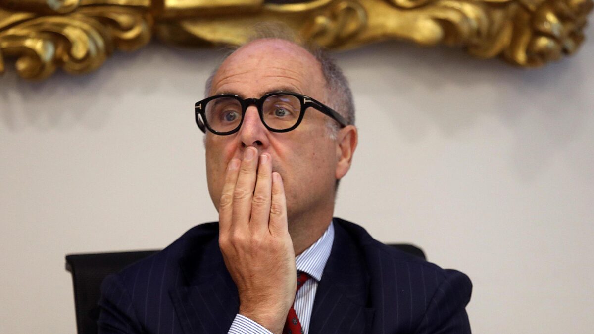 Ubi e Intesa si fanno la guerra in Borsa. Antitrust e Copasir convocano i manager