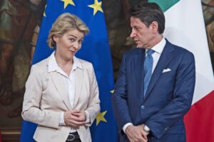 Flop annunciato di Conte. Il Recovery fund passa dal bazooka all’elemosina