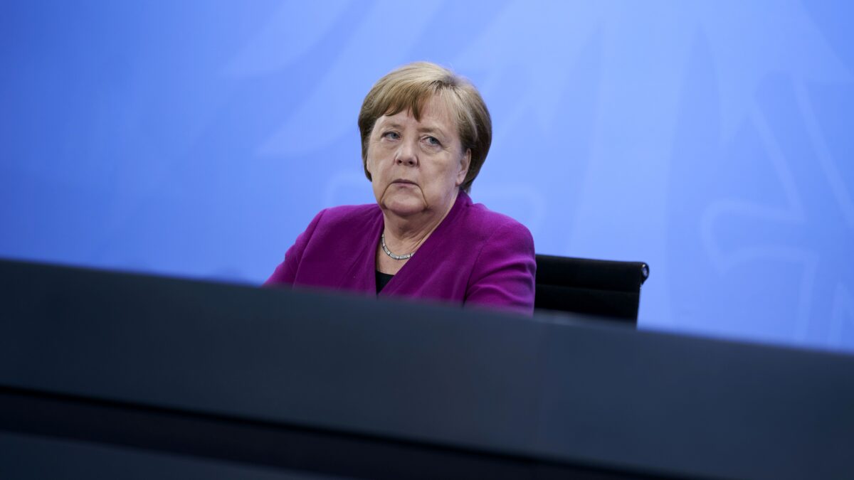 Piano della Merkel da 130 miliardi: soldi in tasca ai cittadini e giù le tasse