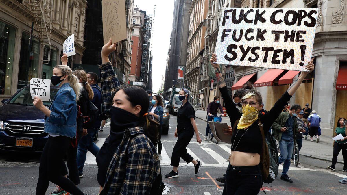 Su Floyd la sinistra Usa perde la testa. Adesso abbatterà le statue «sudiste»