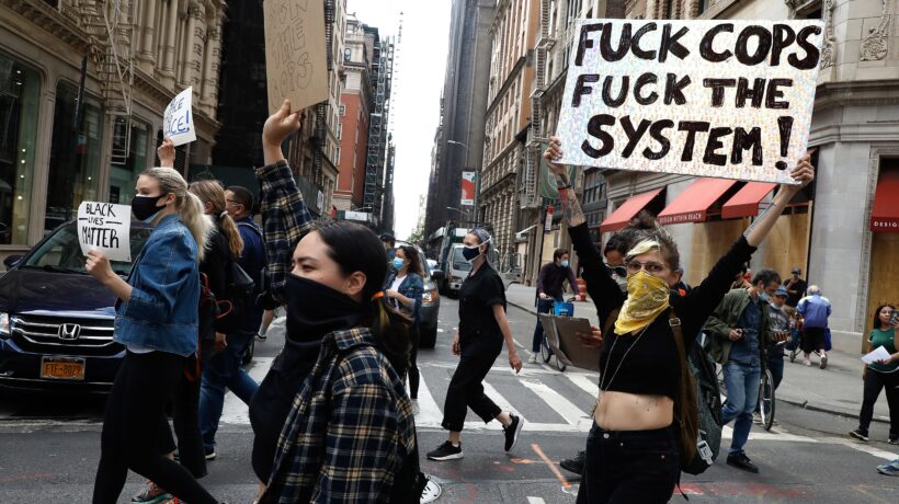 Su Floyd la sinistra Usa perde la testa. Adesso abbatterà le statue «sudiste»