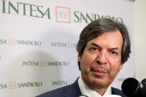 Anche se manca l’Antitrust al via il prospetto dell’offerta di Intesa su Ubi