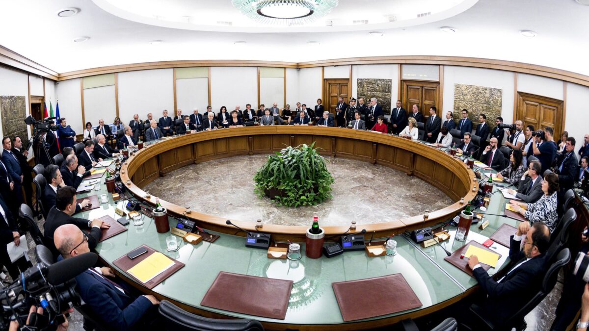 Diano retta alla Consulta e sciolgano il Consiglio