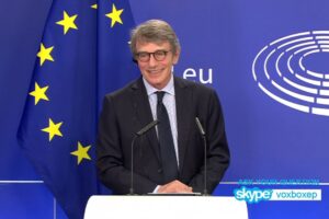 La stampa estera scoperchia il raggiro degli «euromiliardi» ridotti a due spiccioli