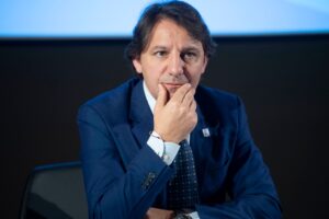 Tridico copre i suoi ritardi insultando gli imprenditori