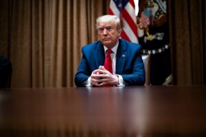 Lettera di Viganò a Trump su Covid e antirazzismo Il presidente: leggetela tutti