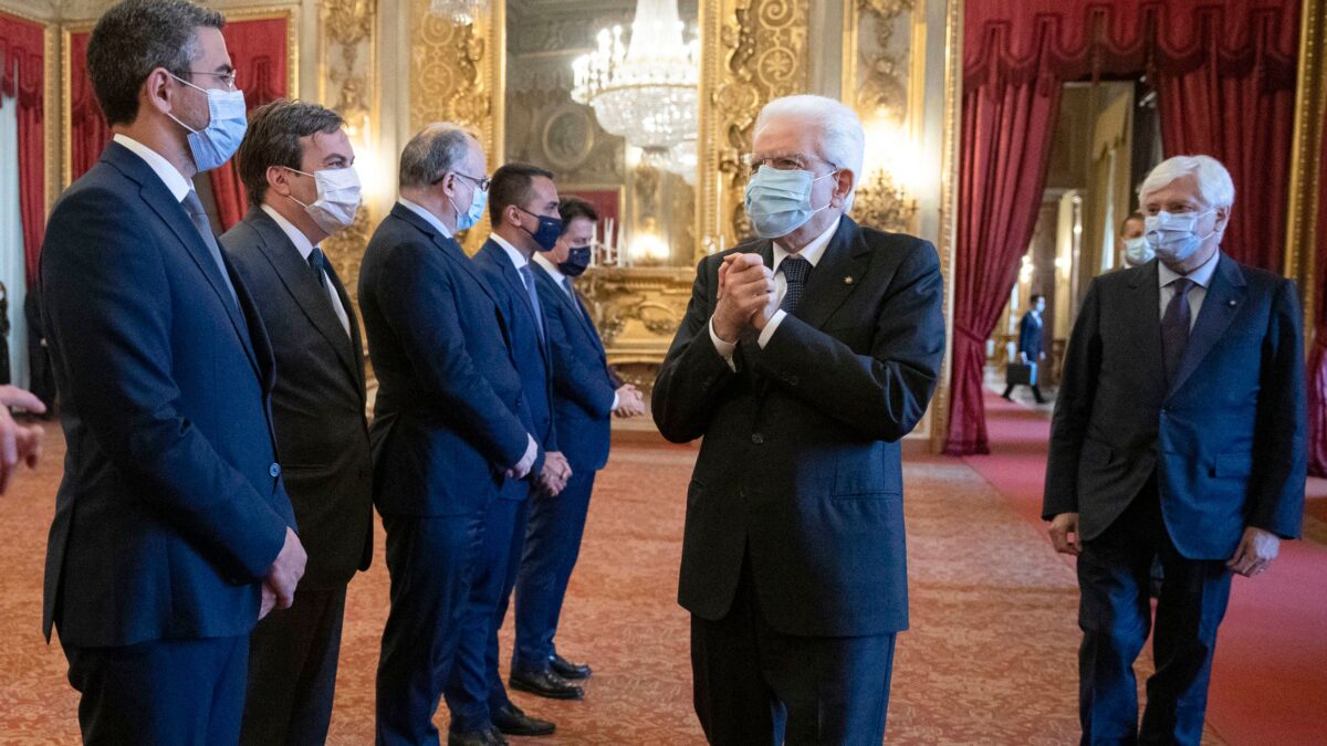 Il governo corre a prendere la comanda del Quirinale per i negoziati con l’Europa
