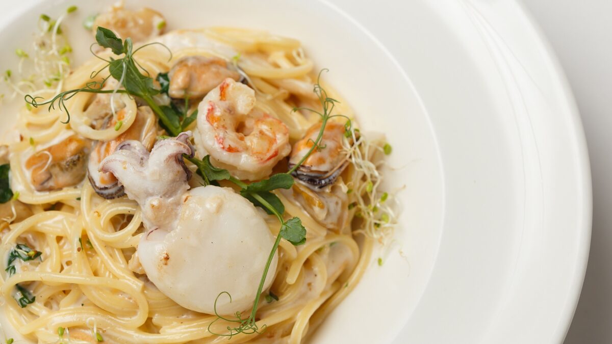 Cuciniamo insieme: spaghetti di mare con crema di fiori