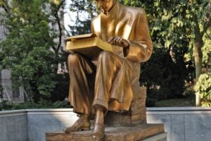 Da Londra a Milano è iniziata la grottesca guerra della sinistra alle statue