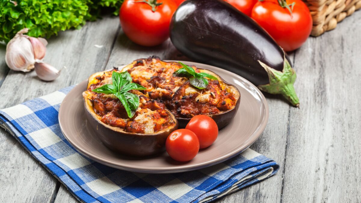 Cuciniamo insieme: melanzane ripiene alla moda di Puglia