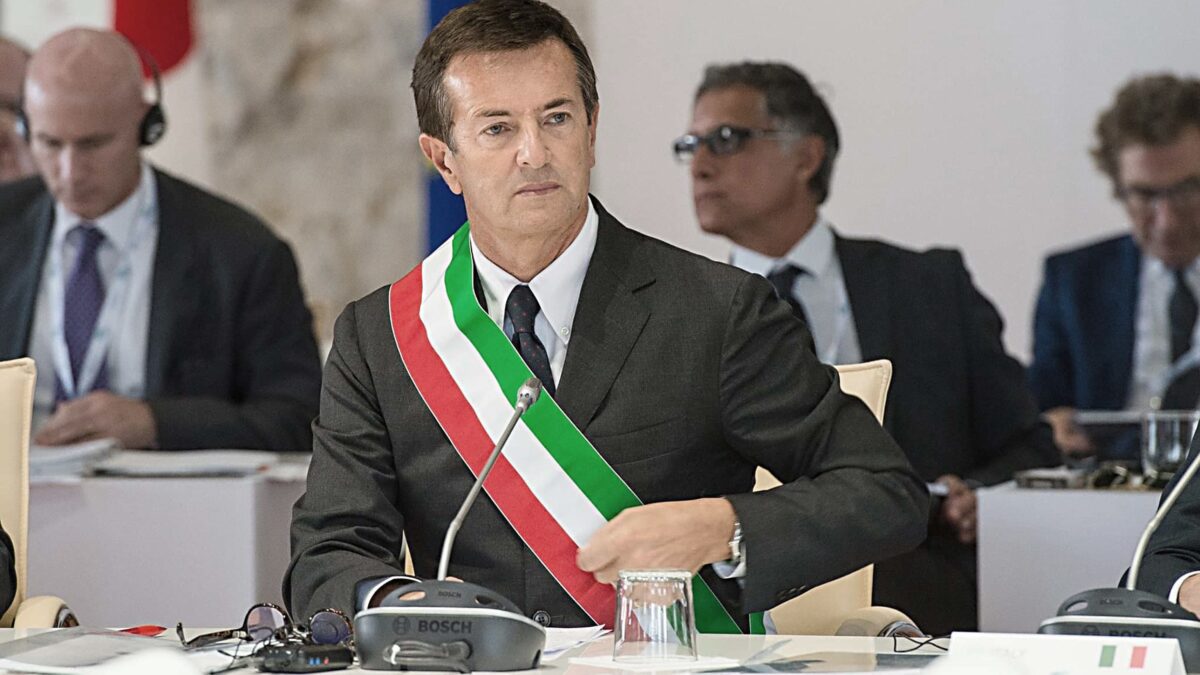 Lo scandalo dei «buoni» tutti casa, chiesa e Pd