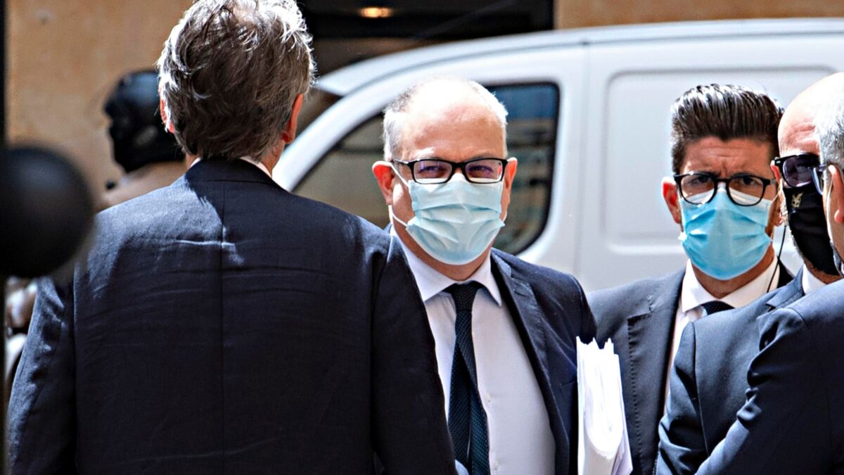 Imprese al verde. Gualtieri incolpa le banche