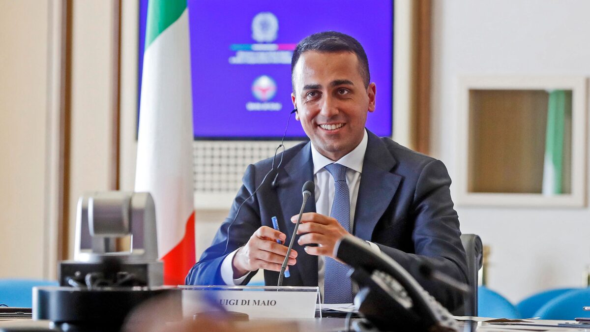 I 5 stelle dribblano il «Caracasgate» per azzuffarsi sul ritorno di Dibba
