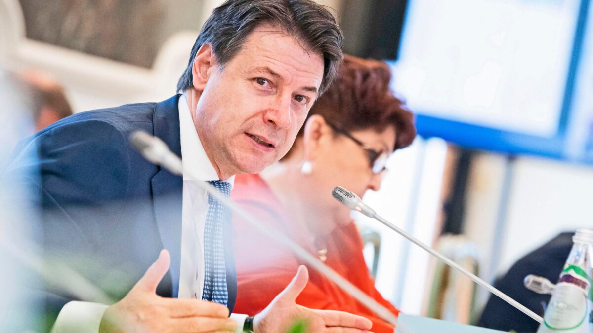 Giuseppi chiude il circo Stati generali e per coprire il flop prova il taglia Iva