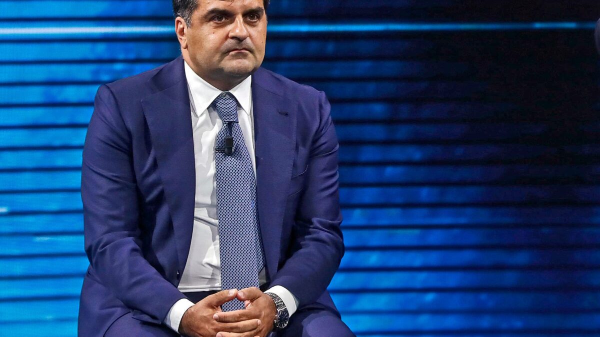 Online i messaggi col titolare del caso Grillo jr