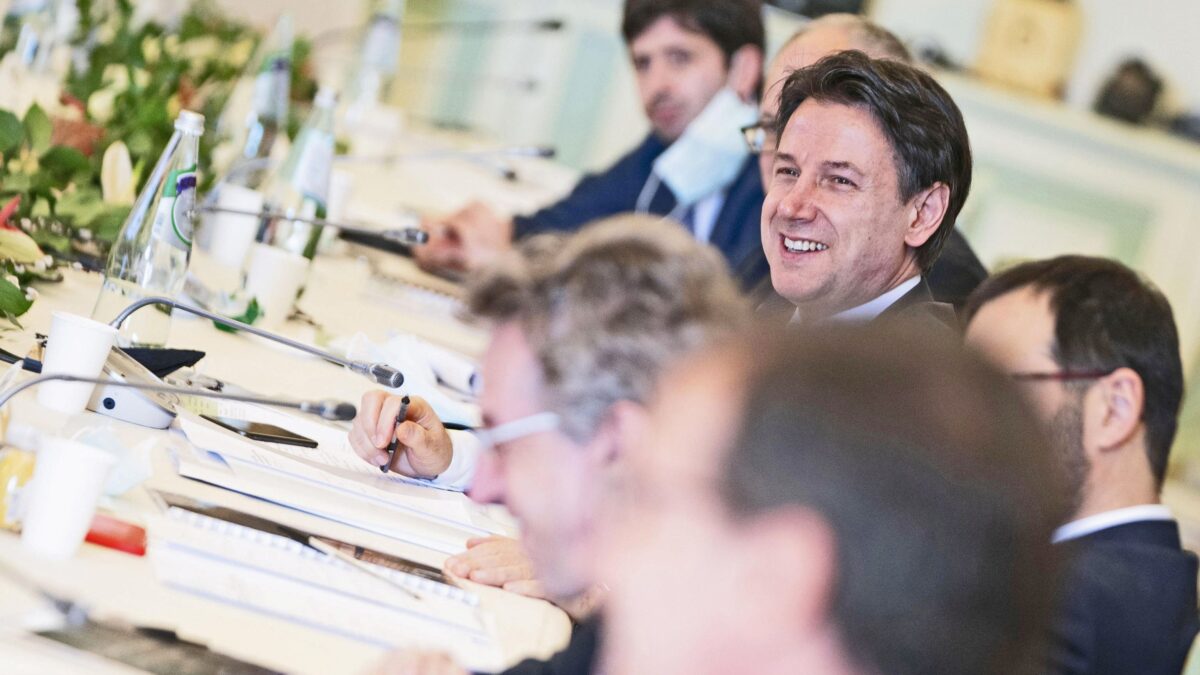 Figuraccia di Conte sui manager donna. Il voucher (pilotato) gli si ritorce contro