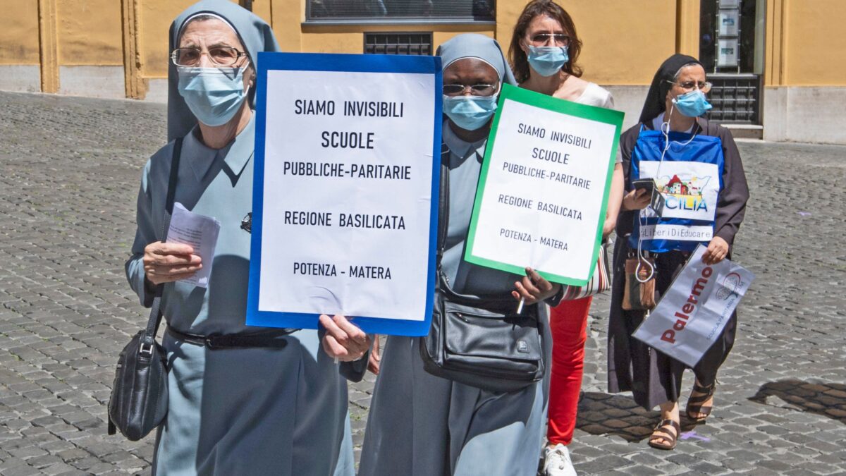 La Azzolina durante il weekend si è inventata un altro miliardino