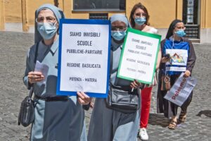 La Azzolina durante il weekend si è inventata un altro miliardino
