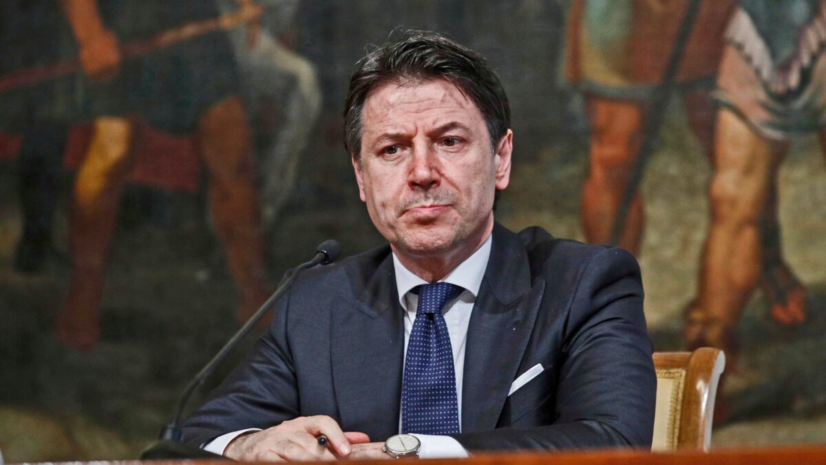 Un governo terminale tenuto in vita dall’avvocato maestro del rinvio