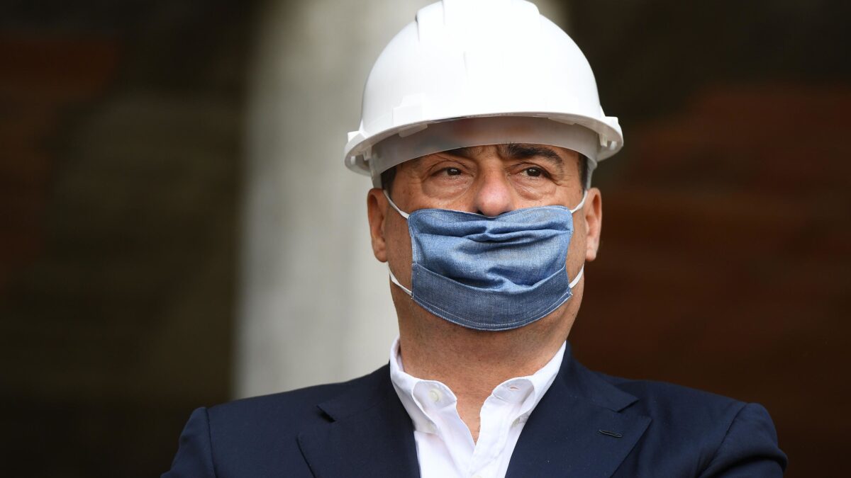 Piovono le euroballe dei tifosi della Troika per convincere il M5s a digerire il Salvastati