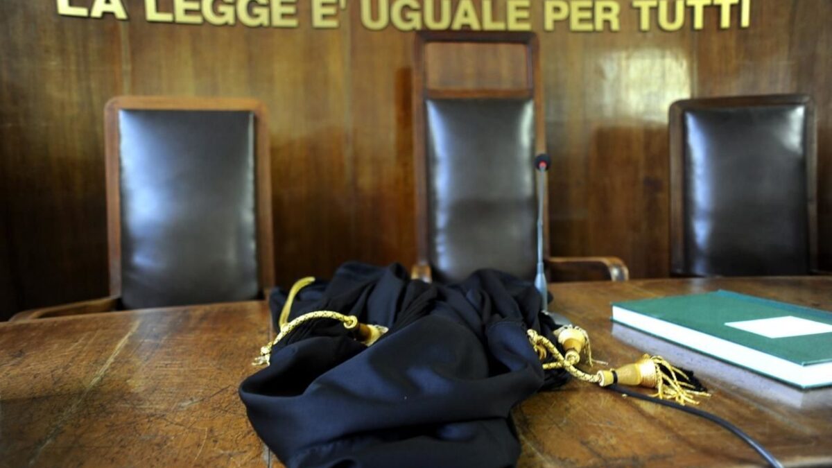 I cittadini vittime inermi della guerra tra giudici