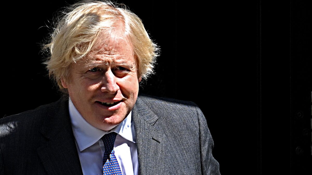 Johnson mette al bando il 5G cinese. Huawei all’Italia: «Voi non fatelo»