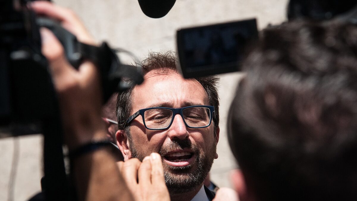 Scacco a Bonafede I renziani vogliono una commissione sul Cav condannato