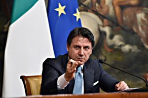 L’Italia affonda, Conte gongola