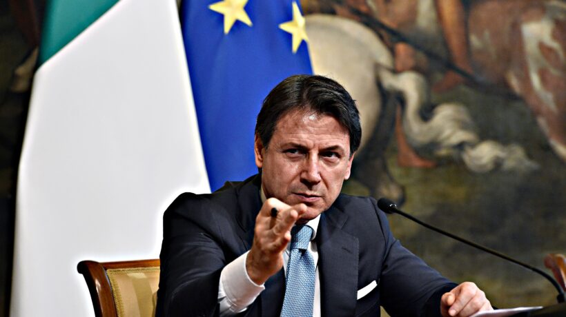 L’Italia affonda, Conte gongola