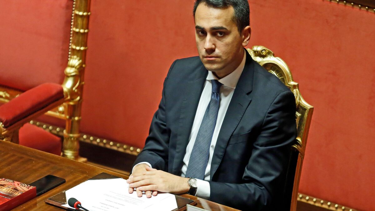 La lotta per le poltrone spacca il M5s. Raccolta di firme contro i vertici