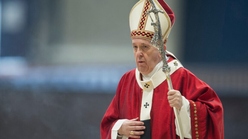 Il Vaticano a corto di preti si affida ai laici e ferma le messe a gettone