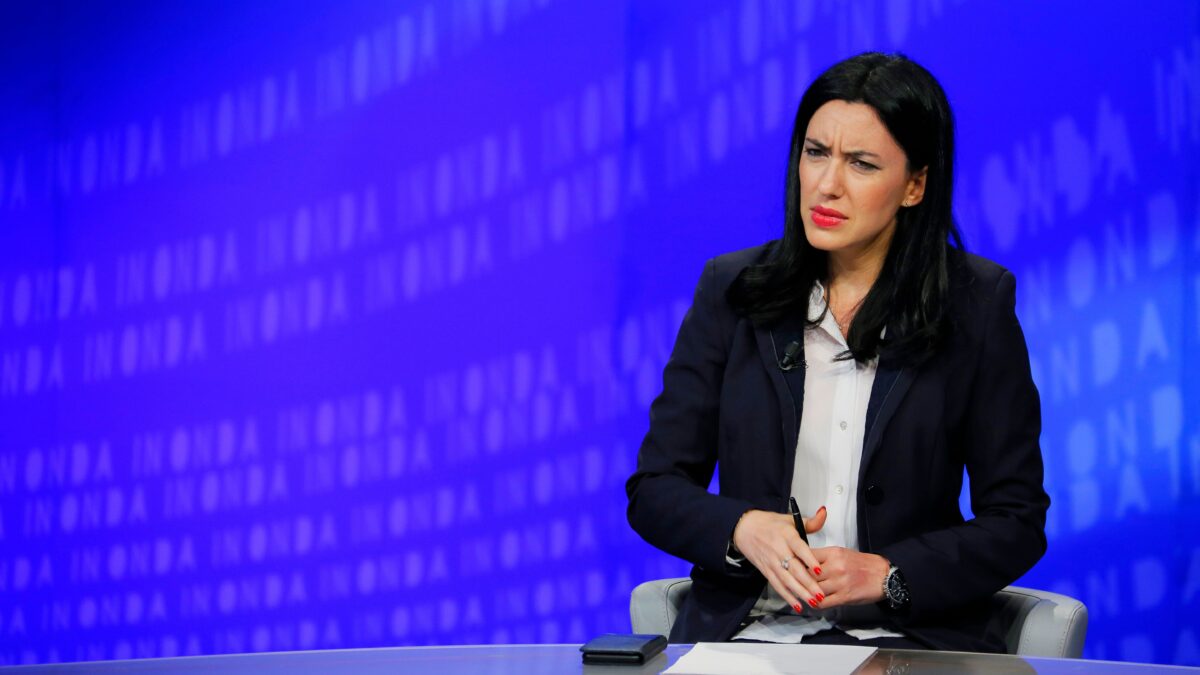 L’Europa ha già sciolto il nodo scuola. La Azzolina è rimasta sotto il banco