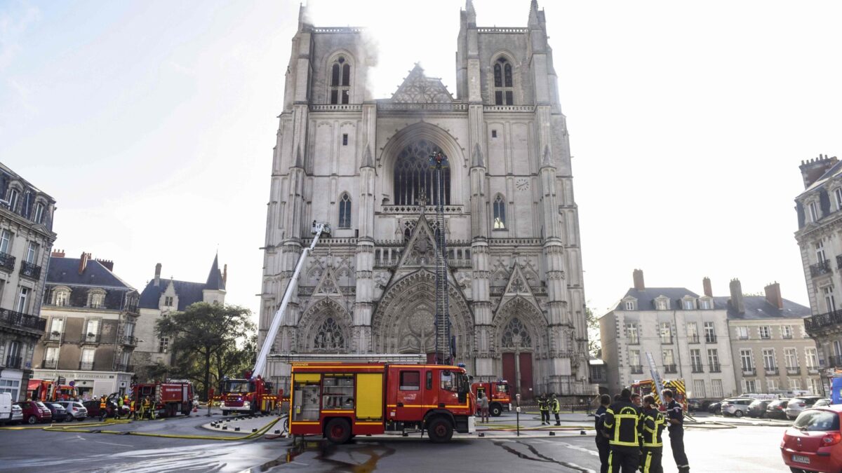 Ruandese confessa: «Ho dato fuoco al duomo di Nantes per protesta»