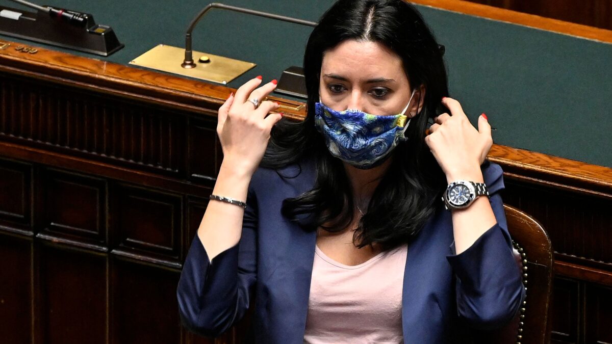 La lagna Azzolina: «Attaccata perché donna»