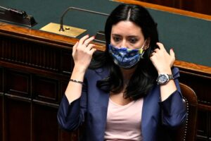 La lagna Azzolina: «Attaccata perché donna»