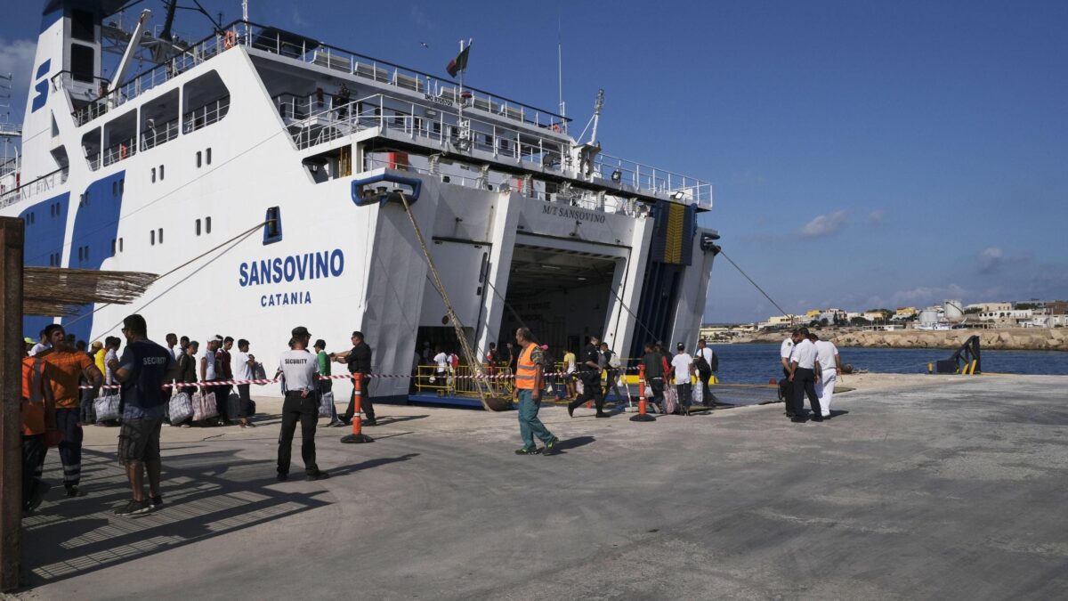 «I nostri immigrati lavorano in nero, lo Stato li coccola e noi risparmiamo»