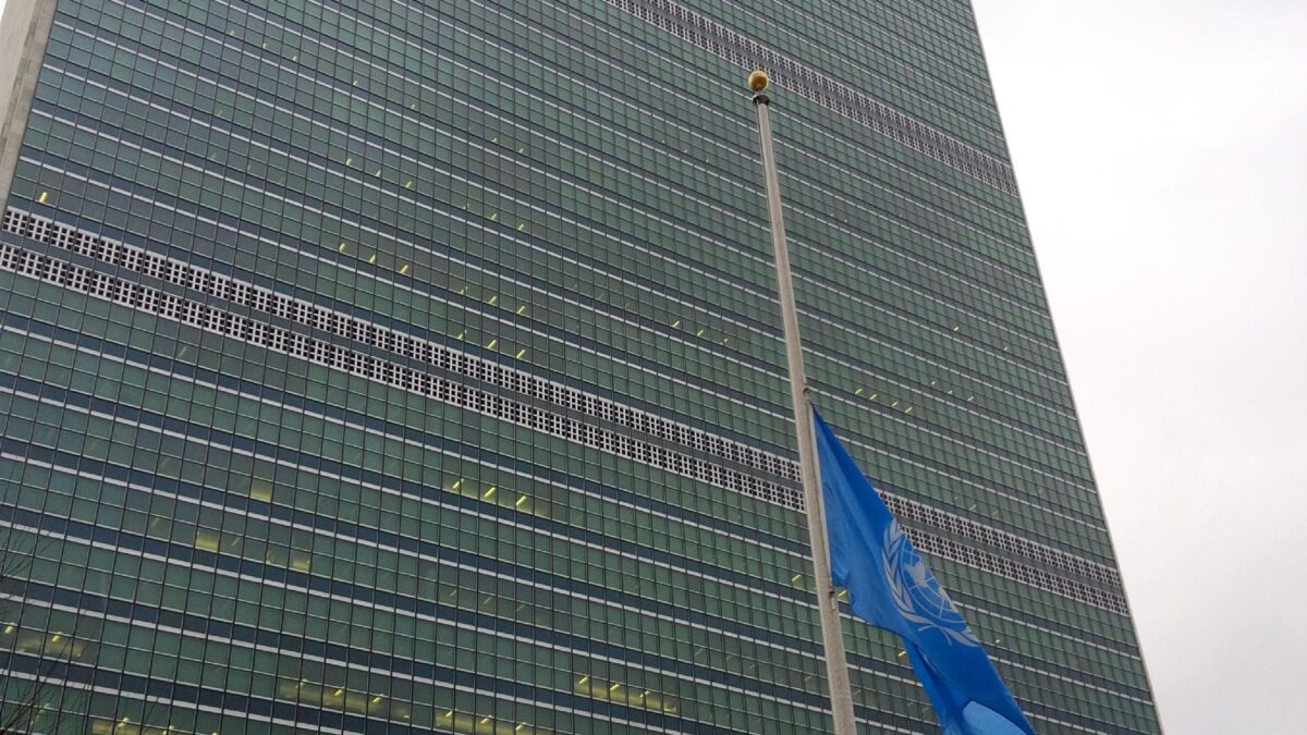 Caschi blu o luci rosse? Viaggio dentro l’Onu. Scandali e abusi (impuniti) dell’agenzia del bene
