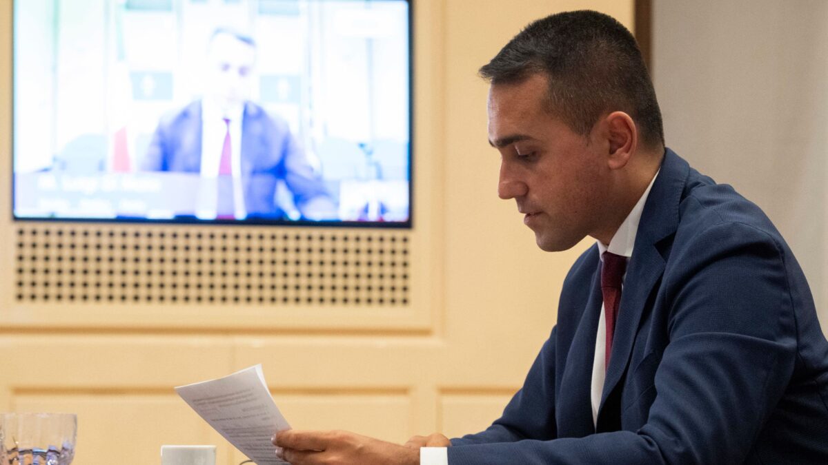 Le trame di Luigino allarmano Conte