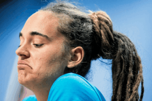 Bloccata la nave di Carola Rackete: «Mette in pericolo gli immigrati»