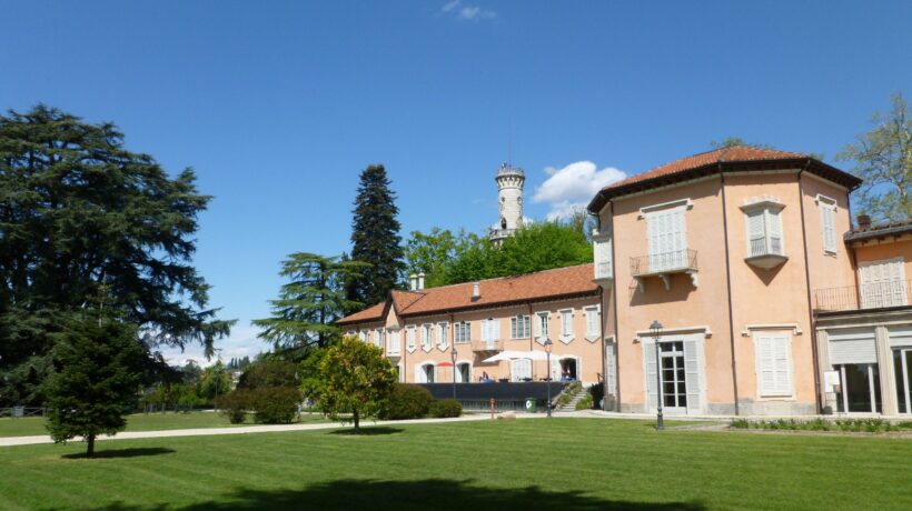 Il gigante ferito dalla furia del vento svetta lo stesso nella Città giardino