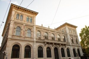 Per spartirsi Carisbo Bologna si spacca Mef: commissariamo