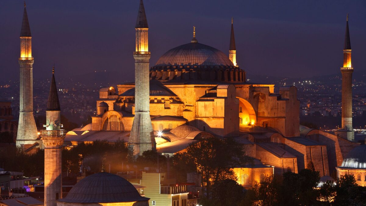 Erdogan islamizza Santa Sofia. E la Santa Sede resta a guardare
